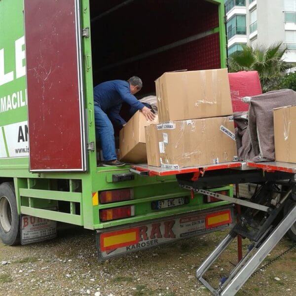 Hava Durumu Nakliyatı Nasıl Etkiler? : Kapak Görseli